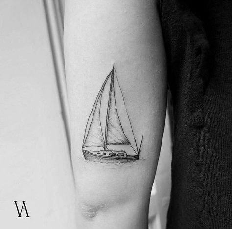 Feminine Boat Tattoo, Little Boat Tattoo, Boats Tattoo, Drew Tattoo, Rebecca Tattoo, Sailing Tattoo, Indian Skull Tattoos, Tattoo Perna, Sailboat Tattoo