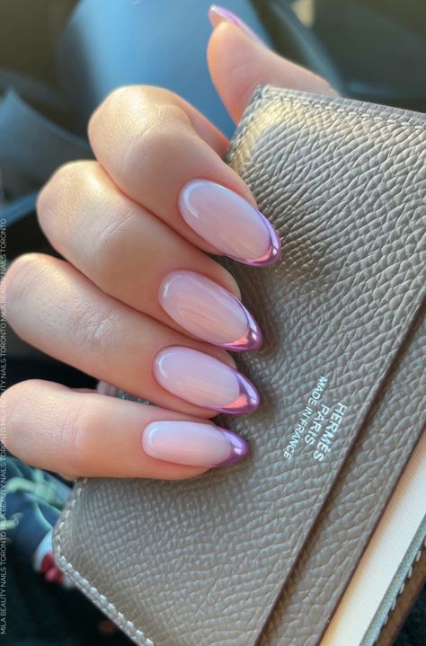 Chrome effect French nails Paznokcie Hello Kitty, Wife Nails, Almond Gel Nails, Kutek Disney, Pink Chrome Nails, Chrome Nails Designs, Nagel Tips, Casual Nails, Makijaż Smokey Eye