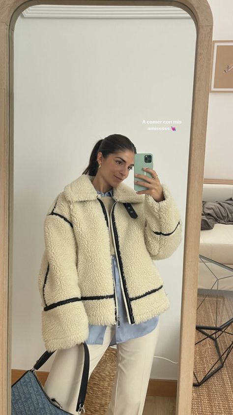 White Teddy Jacket Outfit, White Fleece Jacket Outfit, Teddy Jacket Outfit Winter, Teddy Jacket Outfit, Sherpa Jacket Outfit, Fleece Jacket Outfit, Winter Jacket Outfits, Winter Travel Outfit, Zara Jacket