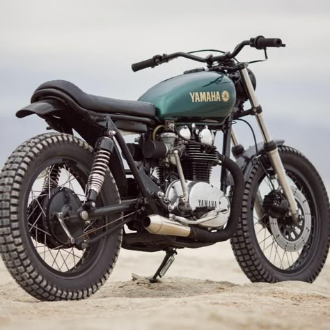 Honda Cb 125, Brat Bike, Honda Scrambler, Moto Scrambler, Tracker Motorcycle, Мотоциклы Cafe Racers, Velo Vintage, Flat Tracker, Motorcycles And Scooter