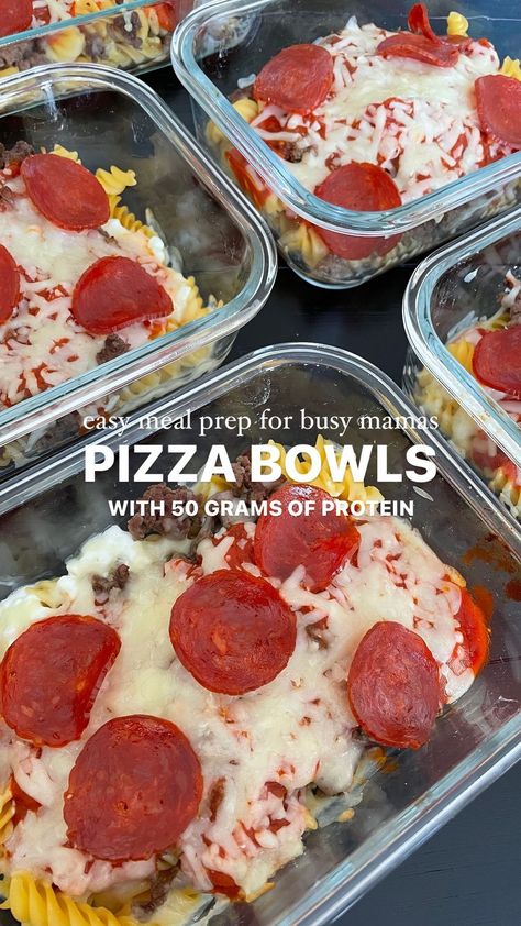 SAVE these pizza bowls 🍕 for when you need an easy protein packed meal prep but don’t have hours to spend on meal prepping! Ingredients 1 … | Instagram Macro Lunches, Pizza Bowls, Easy Protein Meals, Protein Pizza, Pizza Bowl, Easy Protein, High Protein Dinner, Turkey Pepperoni, Protein Lunch