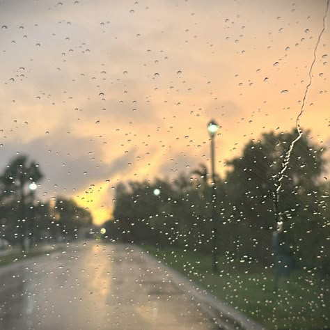 #Rain #summer #rainysummerday #Sun Rainy Summer Day, Summer Thunderstorm, Calming Pictures, Rainy Summer, Rainy Day Aesthetic, I Love Rain, Summer Storm, Marvel Superhero Posters, Rainbow Sky