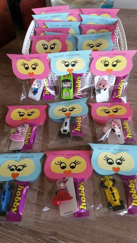 Kanjak Gifts Ideas, Kids Party Packs, Easter Arts And Crafts, Easter Decorations Christian Church, Children's Day Gift, Diy Gift Set, Hand Crafts For Kids, Easter Decorations Dollar Store, Easter Decorations Vintage