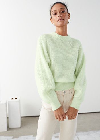 Cropped Wool Blend Puff Sleeve Sweater - Light Green - Sweaters - & Other Stories Knitwear Summer, Green Sweater Outfit, Light Green Sweater, Green Sweater Women, Jumper Outfit, Studio Diy, Straight Clothes, Puff Sleeve Sweater, Outfit Plan