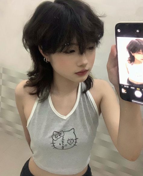 Octopus Haircut, Short Hair Tomboy, Short Grunge Hair, Asian Haircut, Mullet Haircut, Hair Inspiration Short, Hair Stylies, Haircut And Color, Mullet Hairstyle