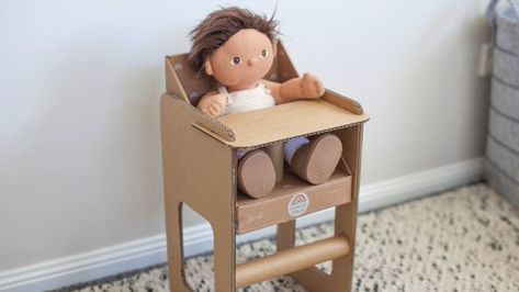 Cardboard Doll Highchair, Diy Doll Highchair, Doll Chair Diy, Diy Babydoll, Dinkum Doll, Cardboard Ideas, Doll High Chair, Cardboard Crafts Kids, Easter Dolls