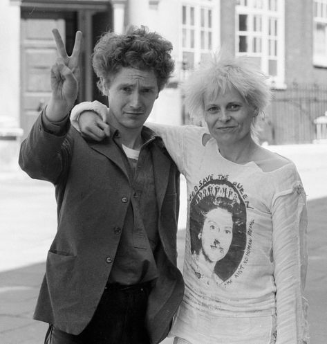 Malcom Mclaren, Vivienne Westwood Punk, Vivienne Westwood T Shirt, Viviane Westwood, Malcolm Mclaren, Steve Jones, Westwood Vivienne, 70s Punk, Punk Movement