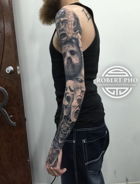 Horror sleeve tattoo Payasa Tattoo, Michael Myers Tattoo, Horror Sleeve, Halloween Tattoos Sleeve, Horror Movie Tattoos, Movie Tattoo, Movie Tattoos, Theme Tattoo, Halloween Tattoo