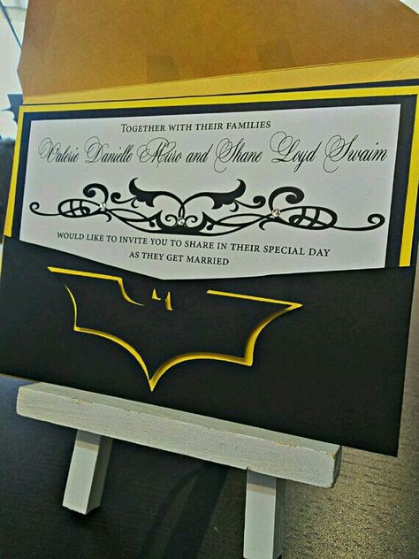 Batman wedding invitation. Batman Wedding Invitations, Batman Wedding Theme, Batman Wedding Ideas, Batman Signal, Superman Wedding, Batman Decor, Batman Wedding, Black Wedding Invitation, Gold And White Wedding