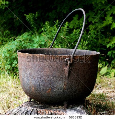 Got a couple of these hanging around that could contain a fire and be cute...  or we could just dig a hole Cast Iron Kettle, Cast Iron Cleaning, Hardwood Floor Cleaner, Remove Rust, Cleaning Painted Walls, All Purpose Cleaner, Cast Iron Pot, Glass Cooktop, Deep Cleaning Tips