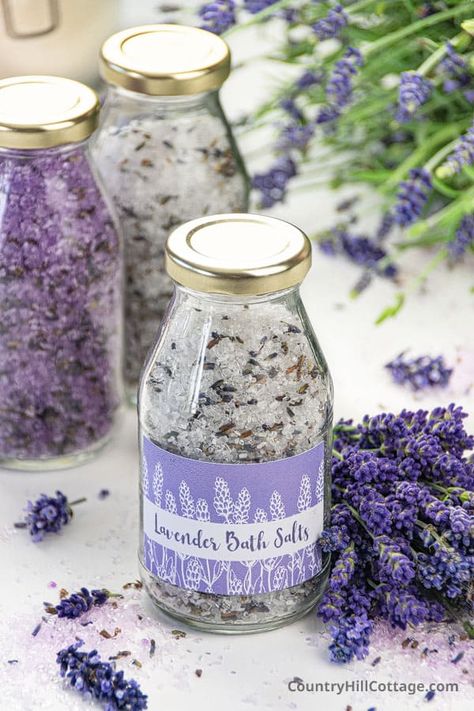 Bath Salts Diy Recipes, Homemade Bath Salts Recipe, Bath Soak Recipe, Salt Gifts, Bath Salts Recipe, Lavender Crafts, Bath Salts Diy, Lavender Bath Salts, Bath Soaks