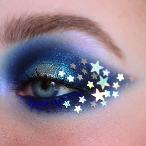 Lash Bath For Extensions, Padma Amidala, Cheerleader Makeup Ideas, Eras Makeup, Cheerleader Makeup, Glitter Eyeshadow Looks, Celestial Makeup, Blue Eyeshadow For Brown Eyes, Cosmic Makeup