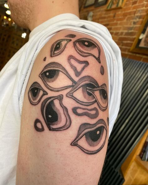 eyeball boy for my fav eyeball boy @brymth 👁️✨ (from my lovely guest spot @templearttattoo back in February, luv and miss u guys :)) #eye #eyetattoo #eyetattoos #shouldertattoo #shouldertattoos Eye Tattoo On Shoulder, Eye On Shoulder Tattoo, Eye Tattoo Shoulder, Miss U, Eye Tattoo, Tattoo Inspo, Shoulder Tattoo, Tattoo On, Original Designs