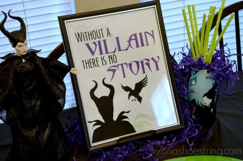 Disney Villain Party Decorations, Disney Villains Party, Villain Party, Descendants Party Ideas Birthdays, Disney Villain Party, Maleficent Party, Nemo Disney, Disney Descendants Party, Disney Parties