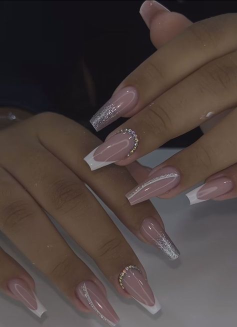 Sweet 16 Nails, Glitter French Nails, Graduation Nails, Acrylic Nail Set, Fancy Nails Designs, Girly Acrylic Nails, French Tip Acrylic Nails, Classy Acrylic Nails, Acrylic Nails Coffin Pink