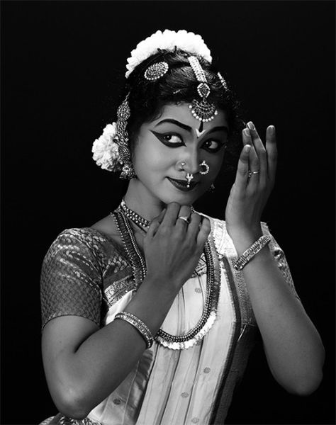 - Bharatnatyam Photography, Bharatanatyam Makeup, Classical Poses, Bharatanatyam Costumes, Dancing Photos, Bharatanatyam Dancer, Indian Classical Dancer, Bharatanatyam Poses, Dance Of India