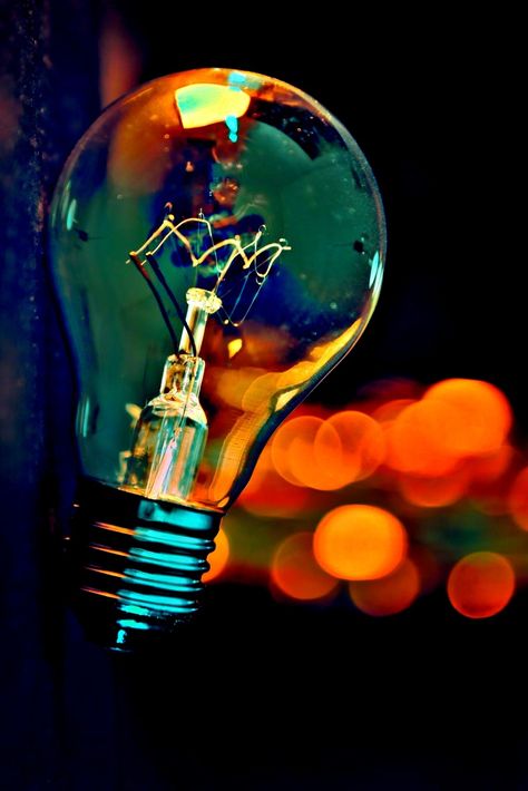 Light Bulb Reference, Light Bulbs Aesthetic, Lightbulb Drawings, Lightbulb Photography, Light Bulb Photography, Light Bulb Painting, Light Bulb Artwork, Lightbulb Painting, Lightbulb Art