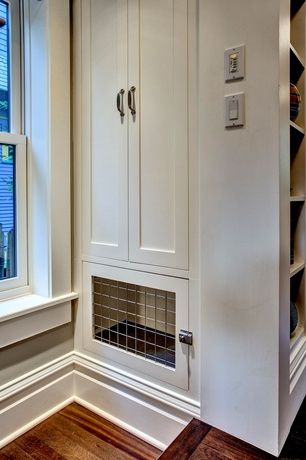 Craftsman Hallway with linen and towel storage cabinet, Built-in bookshelf, Standard height, Hardwood floors, Paint New Home Essentials, Kitchen Built In, Dog Spaces, Craftsman Kitchen, Space Dog, Painted Ladies, Dog Shower, Dog Rooms, Crate Storage