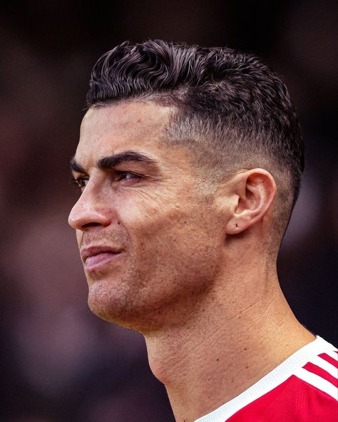 Cr7 Haircut, David Beckham Haircut, Beckham Haircut, Cristiano Ronaldo Hairstyle, Ronaldo Style, Cristiano Ronaldo Body, Cr7 Portugal, Hear Style, Good Soccer Players