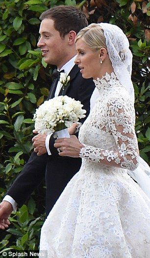 Nicki Hilton, Valentino Wedding Dress, Unique Wedding Rings For Women, Famous Brides, Hilton Wedding, Vintage Bridal Fashion, Long Sleeve Lace Gown, Celebrity Wedding Photos, Celebrity Brides