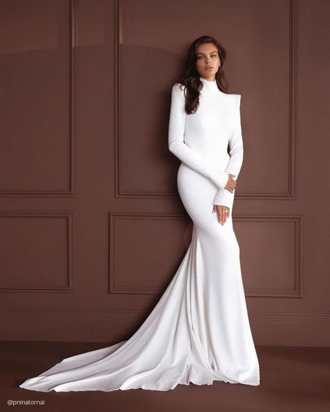 Turtle Neck Gown, Top Wedding Dresses, Prom Dress, Dubai, Prom Dresses, Wedding Dresses, Turtle Neck, Prom, Photography