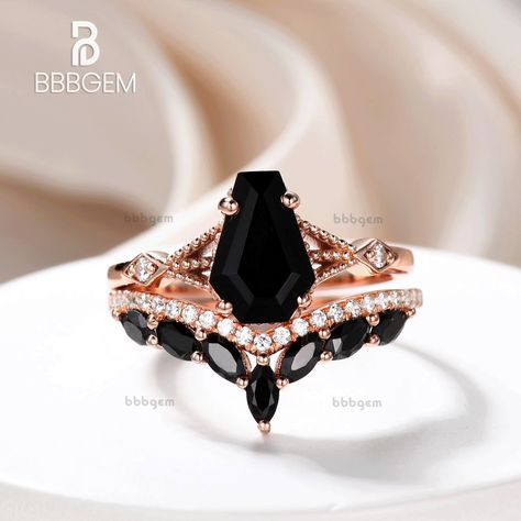 Goth Engagement Rings Rose Gold, Harlequin Engagement Ring, Blaclk Diamond Wedding Ring, Black Unique Ring, Blackwedding Rings, Unique Black Marquise Engagement Ring, Spinel Engagement Ring, Spinel Engagement Rings, Dark Wedding Theme