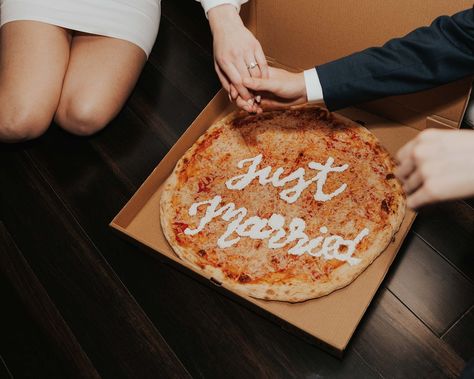 Pizza And Champagne, Wedding Tennessee, Pizza Wedding, Engagement Pictures Beach, Sarah Wood, Wedding Food Drink, Champagne Tower, Reception Dinner, Woods Photography