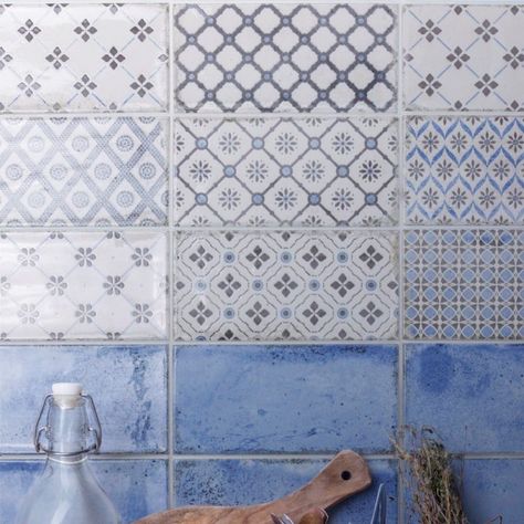 Add some vintage style to your bathroom or kitchen with the Vita decorative wall tiles. These beautiful gloss blue and white tiles co-ordinate wonderfully with the blue and white shades of the Vita range giving you numerous possibilities to inject your own design taste. White Brick Tiles, Blue And White Tiles, Patterned Wall Tiles, Blue Tile Wall, Green Tile Bathroom, Blue Bathroom Tile, Backsplash Patterns, White Kitchen Tiles, Patterned Wall