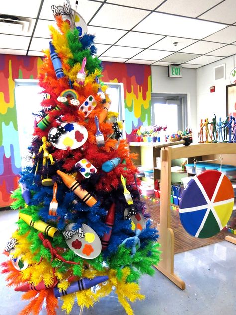 Rainbow Christmas Tree, Elementary Art Rooms, Cassie Stephens, Rainbow Tree, Rainbows Christmas, Holiday Tree Decorations, Christmas Tree Inspiration, Christmas Classroom, Office Christmas