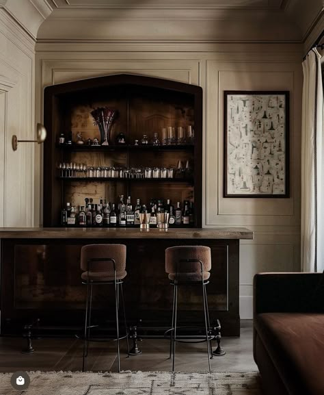 Vintage Home Bar Ideas, Moody Coffee Bar, Moody Bar, Home Lounge Room Bar, Hangout Space, Home Bar Design, Home Bar Ideas, Home Bar Designs, Coffee Bar Home