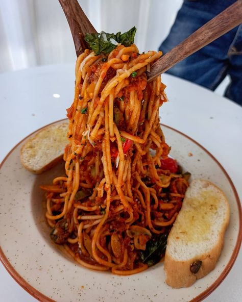 THEPUNJABIFOODIE | Delhi food on Instagram: “Had no date this valentine ? Don't be Upsetti, Eat some Spaghetti. 🙈🍝 . Arrabiata Spaghetti Pasta, from @bigtreecafegurgaon . . . Send to…” Spaghetti Arrabiata, Arrabiata Pasta, Delhi Food, Spaghetti Pasta, Dinner Party, Spaghetti, Pasta, Ethnic Recipes, On Instagram