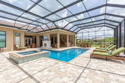 21 Great Screened Lanai Ideas Florida Pools With Cages, Patio By Pool, Florida Pools, Pool House Design, Indoor Swimming Pool Design, Screened Pool, Pool Cost, Florida Pool, Luxury Mansions Interior