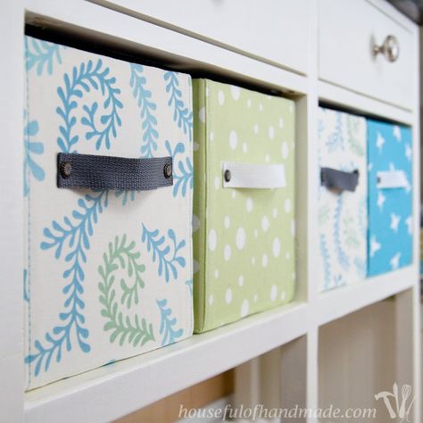 Are you getting organized in the New Year? You can easily make these adorable and functional fabric covered storage boxes to help you get organized. And would y… Dollar Store Bins, Diy Storage Boxes, Fabric Storage Boxes, Astuces Diy, Wooden Hangers, Fabric Storage, Diy Fabric, Diy Bathroom, Storage Bins