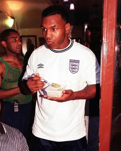 Style notes from a iron Mike Tyson. England Jersey, Premiere League, England Football Shirt, Football Jersey Outfit, England Shirt, England Football Team, Soccer Memes, Vintage Football Shirts, Retro Football Shirts