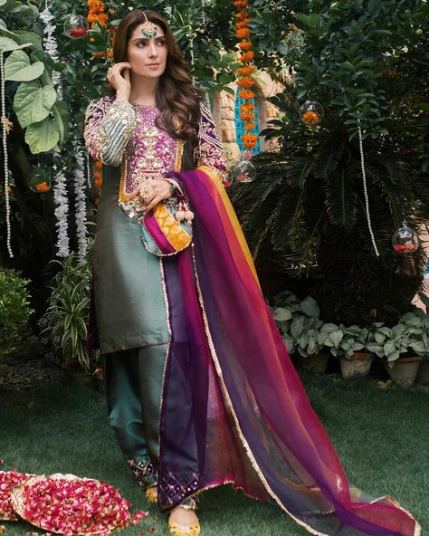 UPTO 10% OFF 🤩💵 Tap the link in bio to shop 🛍️ Brand: RJ's Pret Download our App now & Enjoy Mega Discounts 🤩📱🥳 Mehndi Dress, Shadi Dresses, Pakistani Formal Dresses, Pakistani Party Wear, Pakistani Wedding Outfits, Pakistani Fashion Party Wear, Pakistani Bridal Dresses, Simple Pakistani Dresses, Bridal Dress Design