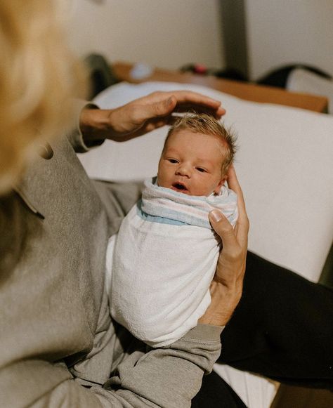 Blonde Newborn, Blonde Newborn Boy, Newborns With Lots Of Hair, Blonde Mom With Son, Blonde Baby Girl, Blonde Baby Girl Aesthetic, Swollen Belly, Blonde Baby Boy, Blonde Babies