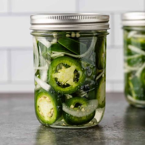 Fermented Jalapenos, Pickled Jalapeno Recipe, Quick Pickle Recipe, Refrigerator Pickles Dill, Pickled Jalapenos, Quick Pickled Red Onions, How To Make Pickles, Pickled Jalapeño, Bacon Wrapped Jalapenos