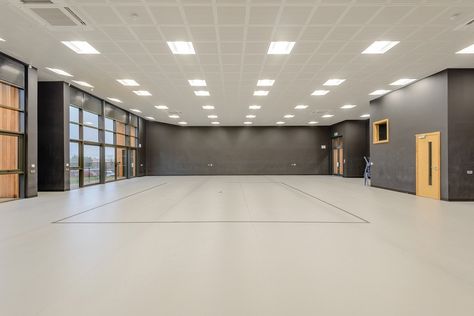 Luxurious Dance Studio, Dance Studios Design, Kq Entertainment Building, Dance Studio Background, Studio Dance Room, Girlband Kpop, Black Dance Studio, Drama Studio, Dance Studio Design