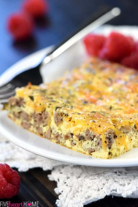 Ground Beef, Egg, and Cheese Breakfast Casserole Ground Beef And Eggs, Beef And Eggs, Ground Turkey Casserole, Egg And Cheese Casserole, Egg Breakfast Casserole, Ground Sausage Recipes, Baked Breakfast Casserole, Ground Beef Breakfast, Egg Recipes For Dinner