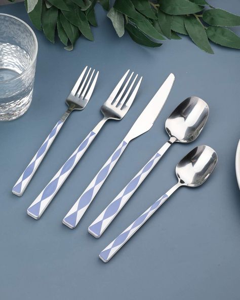 Retro Silverware, Vintage Utensils, Dream Cafe, Plastic Utensils, Spoon Knife, Vintage Cutlery, Forks And Spoons, Retro Pop, Flatware Set