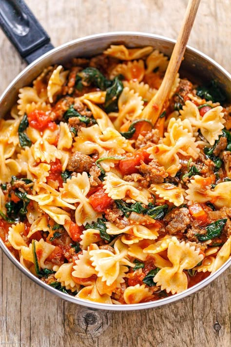 Pasta Recipes With Spinach, Spinach Sausage Pasta, Tomato Pasta Recipes, Recipes With Spinach, Farfalle Pasta Recipes, Ground Beef And Spinach, Spinach Tomato Pasta, Bow Tie Pasta Recipe, Ground Sausage Recipes