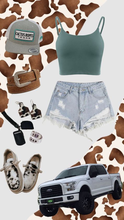 Western Summer Outfits Shorts, Sporty Outfits With Shorts, Southern Fits, Summer Cowgirl Outfits, Summer Outfits Athletic, Western Summer Outfits, Summer Cowgirl, Country Summer Outfits, Buckle Bunny