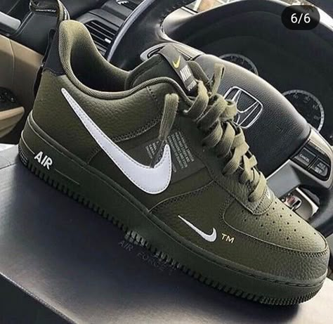 Nike Concept, Sneaker Outfits, Sneaker Trend, Nike Shoes Air Force, Jordan Shoes Girls, Custom Nike Shoes, Shoes Sneakers Jordans, Streetwear Mode, Tenis Nike