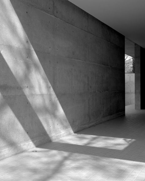 Kashef Chowdhury - URBANA Wall Perspective, Helene Binet, Wallpaper Edgy, Monochrome Aesthetic, Concrete Background, Fotografi Iphone, Concrete Walls, Minimal Photography, Minimalist Photos