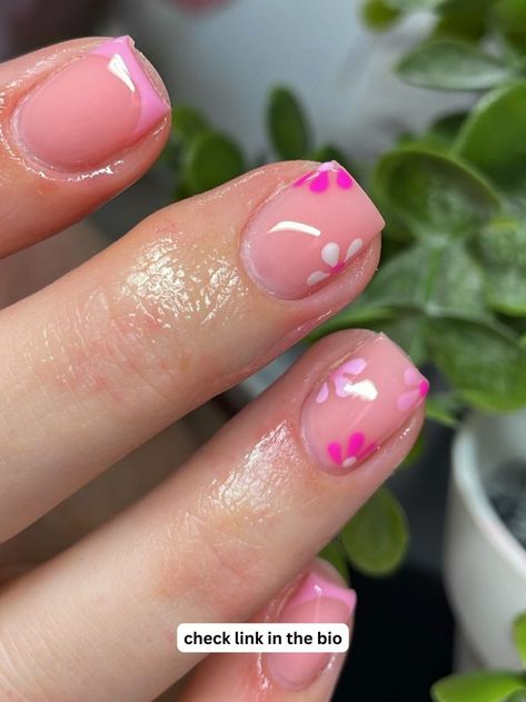 pin nails Simple But Cute Nails, Acrylic Toe Nails, Short Gel Nails, Pink Manicure, Simple Gel Nails, Grunge Nails, Work Nails, Glow Nails, Short Square Acrylic Nails