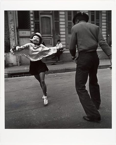 Jitterbug - John Gutmann (American (born Germany), Breslau 1905–1998 San Francisco) 1937 Mardi Gras Aesthetic, Mardi Gras Photos, William Klein, Creepy Vintage, Walker Evans, Jitterbug, Let's Pretend, Famous Photographers, Lets Dance