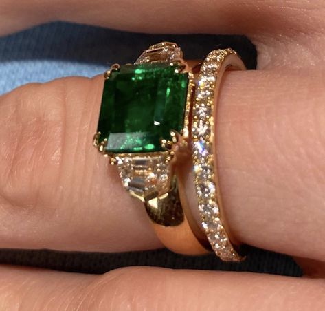 Ring Aesthetic, Future Engagement Rings, Dope Jewelry, Dream Engagement Rings, Emerald Jewelry, Girly Jewelry, Dream Jewelry, Jewelry Inspo, Mode Inspiration