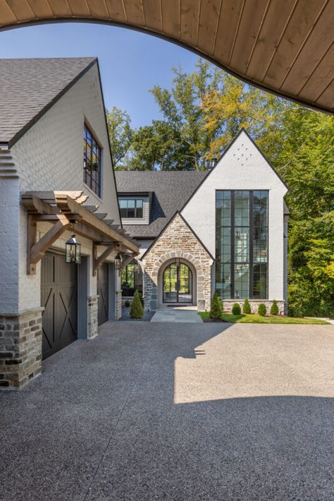 Downtown Greenville Residence II | Ridgeline Construction Group Transitional Entry, English Tudor Homes, South Carolina Homes, House Outer Design, Urban Contemporary, Tudor Style Homes, Studios Photography, English Tudor, Tudor House