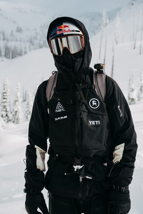 Snowboarding Gear For Men, Men’s Snowboard Outfit, Snowboard Men Outfit, Snow Boarding Outfits Men, Snowboard Fit Men, Skiing Outfit Mens, Men Snowboarding Outfit, Ski Fits Men, Men Ski Outfit