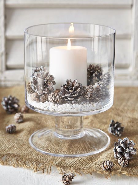 Give your home a warm and cozy rustic makeover with these DIY Christmas decor ideas. There are over a hundred ideas for indoor and outdoor Christmas decorations. From wood finishes and burlap accents to natural elements, your home will be filled with traditional, rustic Christmas charm without breaking the bank. Rustic Christmas Wall Art Winter … Joululahjat Diy, Jul Diy, Rustic Wedding Decorations, Village Display, Navidad Diy, House Diy, Noel Christmas, Scandinavian Christmas, Diy Wedding Decorations